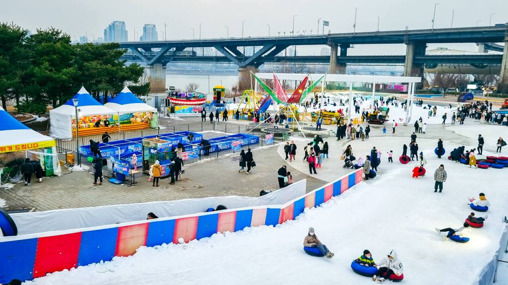 The Ttukseom Hangang River Winter Festival