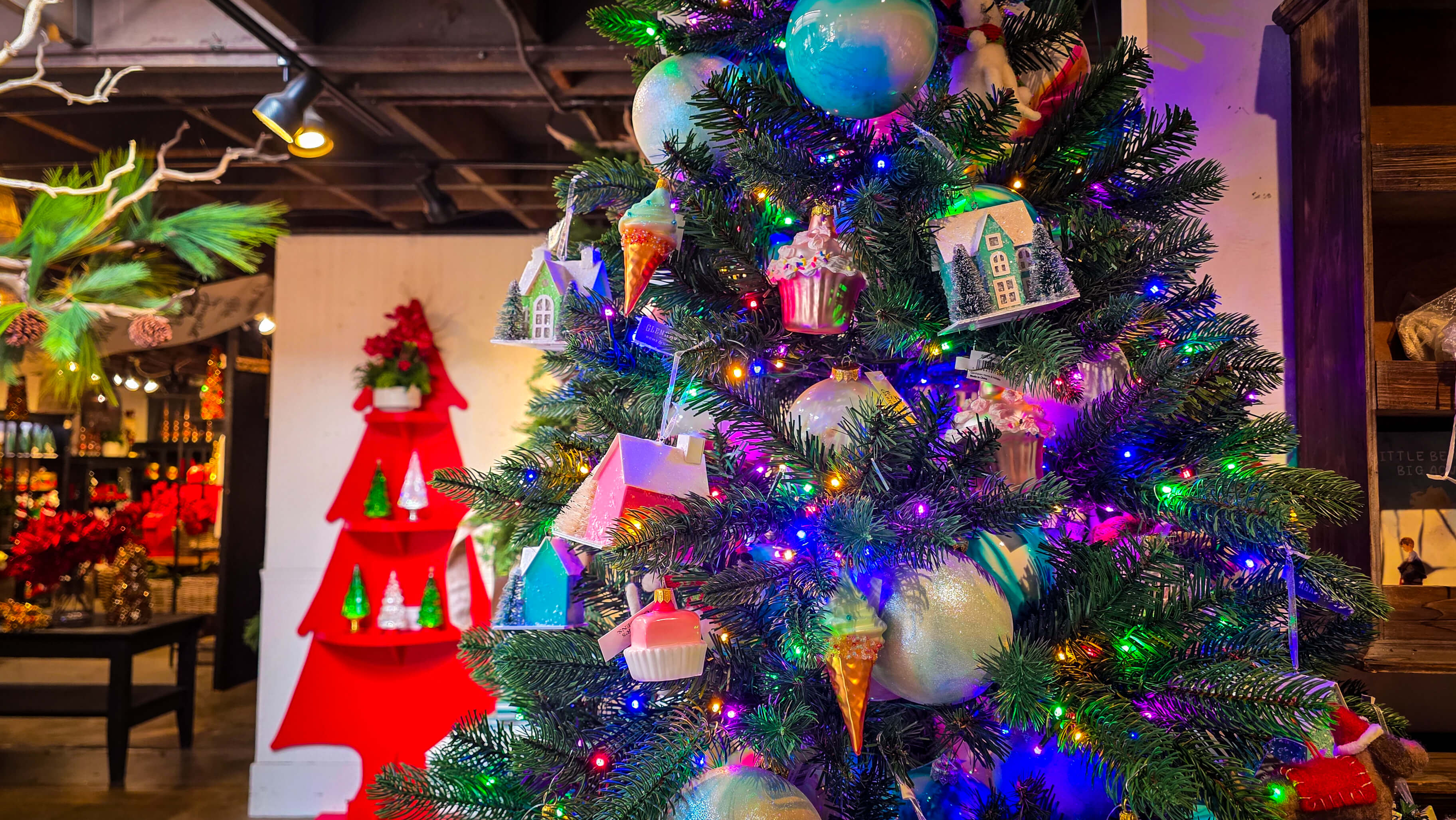 All the Decks for All the Halls at Roger’s Gardens